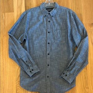 Banana Republic Men's chambray/ jean Button-Up Shirt - Grant Fit